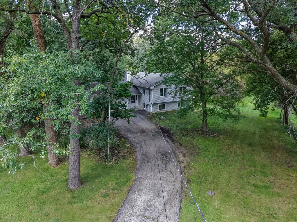 951 Irving Avenue, Woodstock