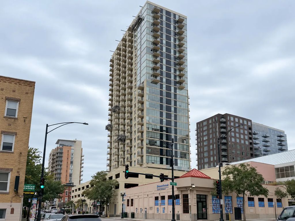 1212 N Lasalle Street 601, Chicago
