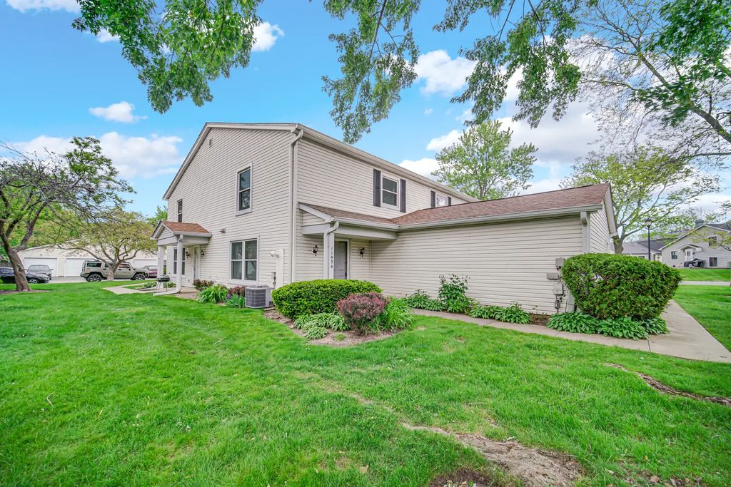 1193 E Barberry Lane B, Palatine