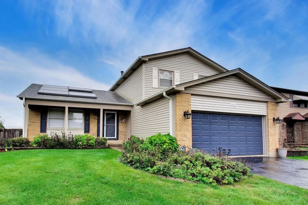 951 Wilma Lane, Elk Grove Village