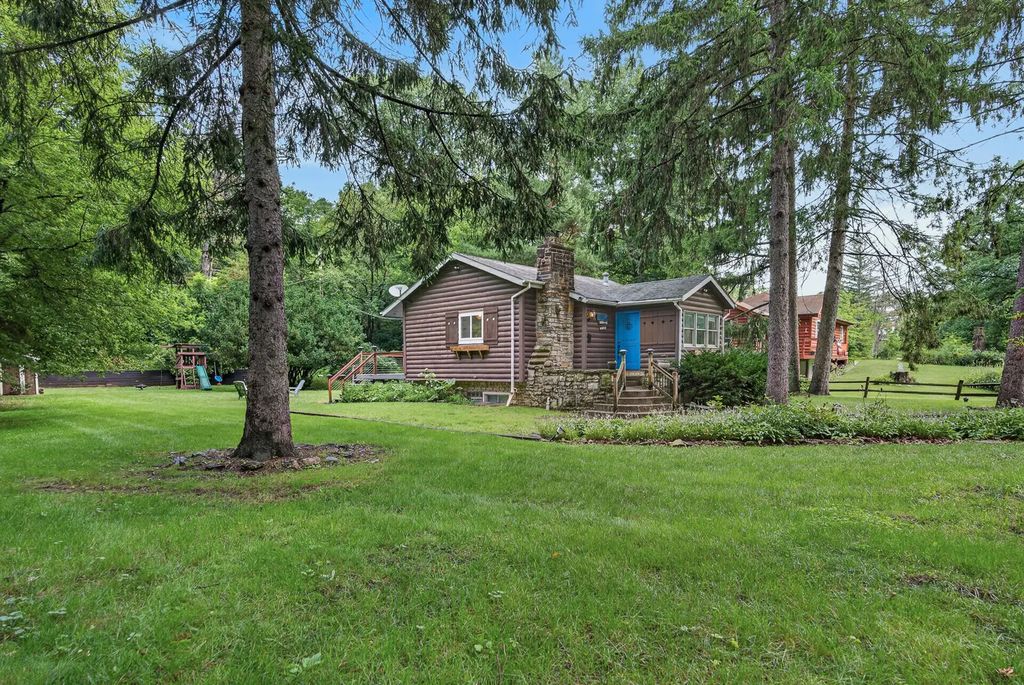 27686 W Rowe Avenue, Spring Grove