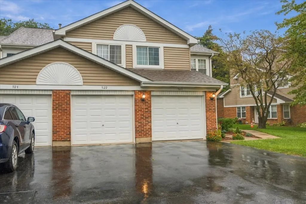 922 W Happfield Drive, Arlington Heights