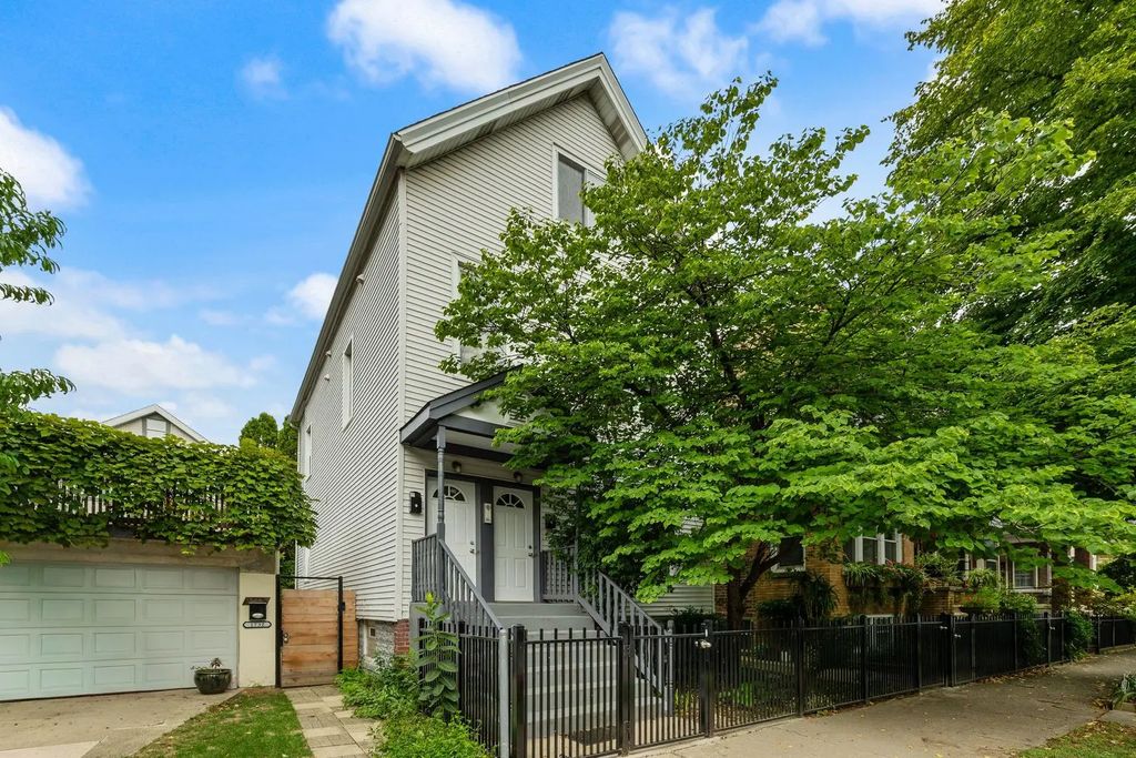 1730 W Fletcher Street 1, Chicago