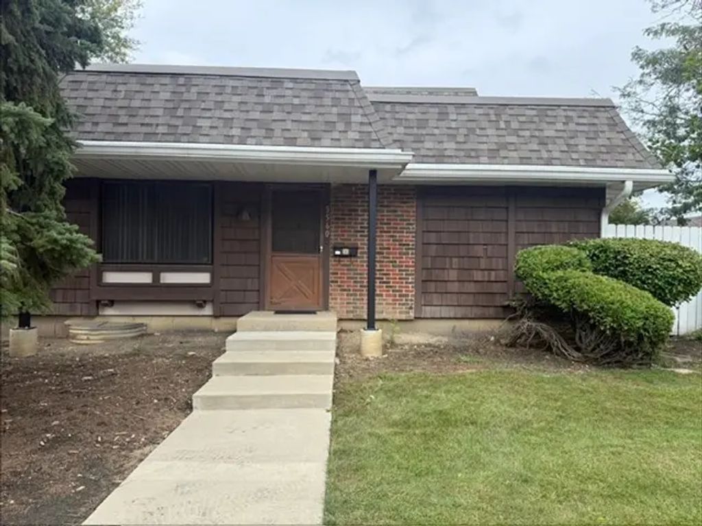 5560 Court F, Hanover Park