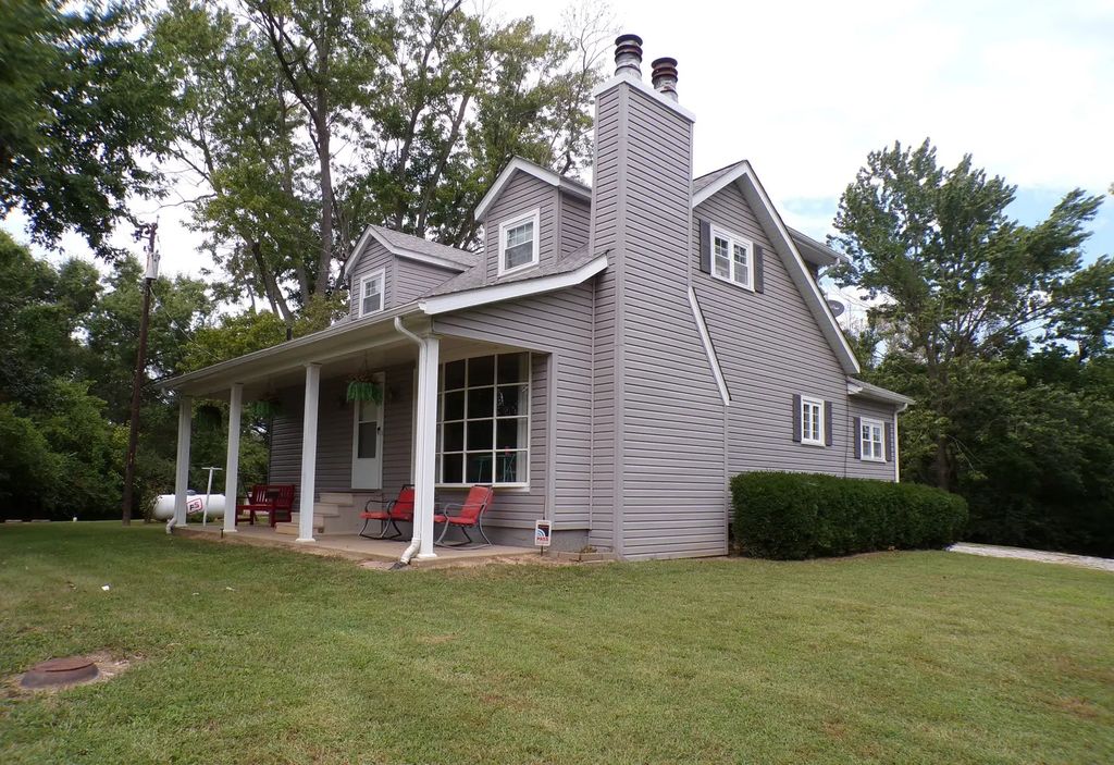 755 Cemetery Road, Freeburg