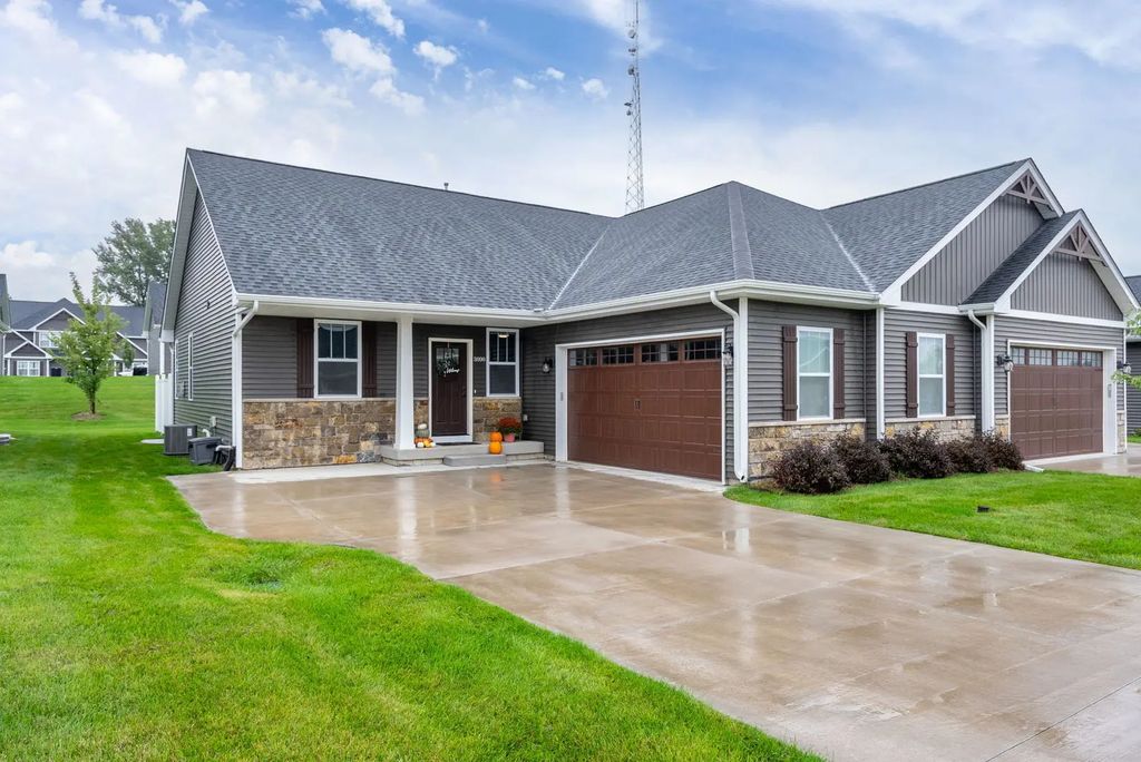 3090 Mary Leigh Drive, Bettendorf