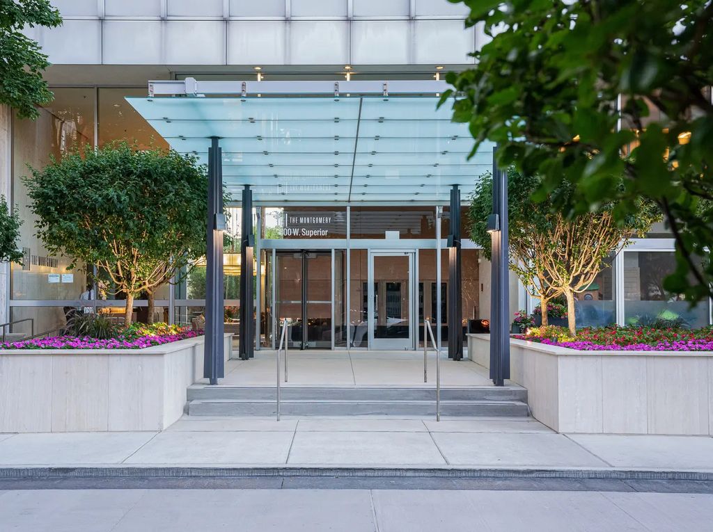 500 W Superior Street 2401, Chicago