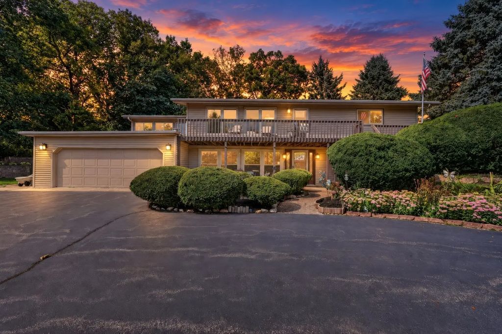 5751 Heatherwood Lane, Rockford
