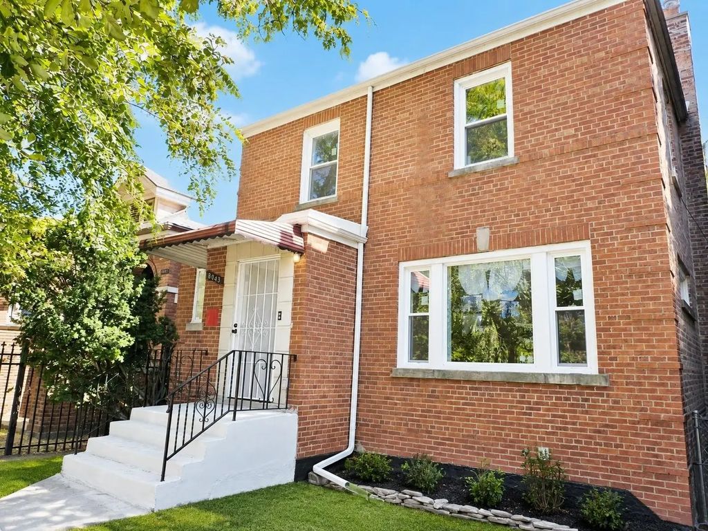 8043 S Wood Street, Chicago