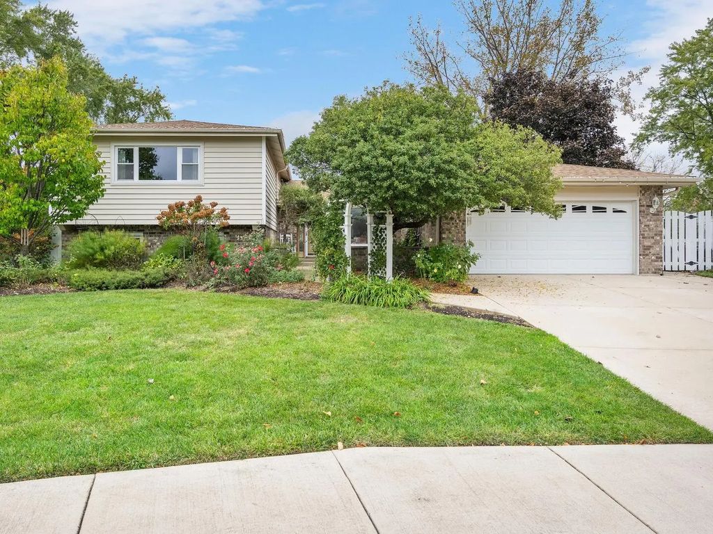 815 N Rumple Lane, Addison