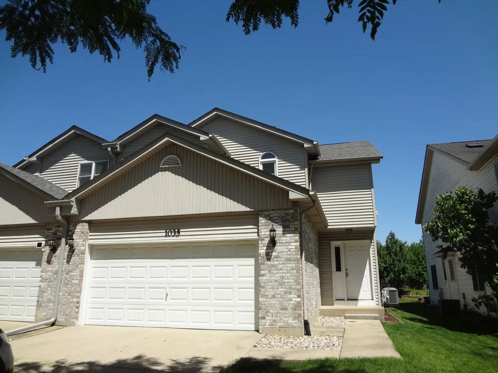 1035 Beninford Lane, Westmont