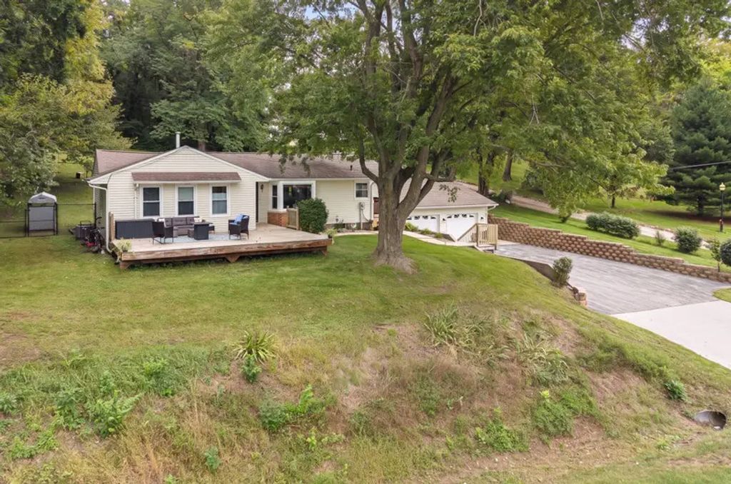 1210 N High Street, Port Byron