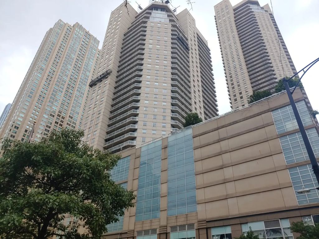 545 N Dearborn Street W3105, Chicago