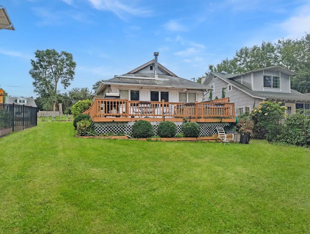 58 N Lake Avenue, Fox Lake