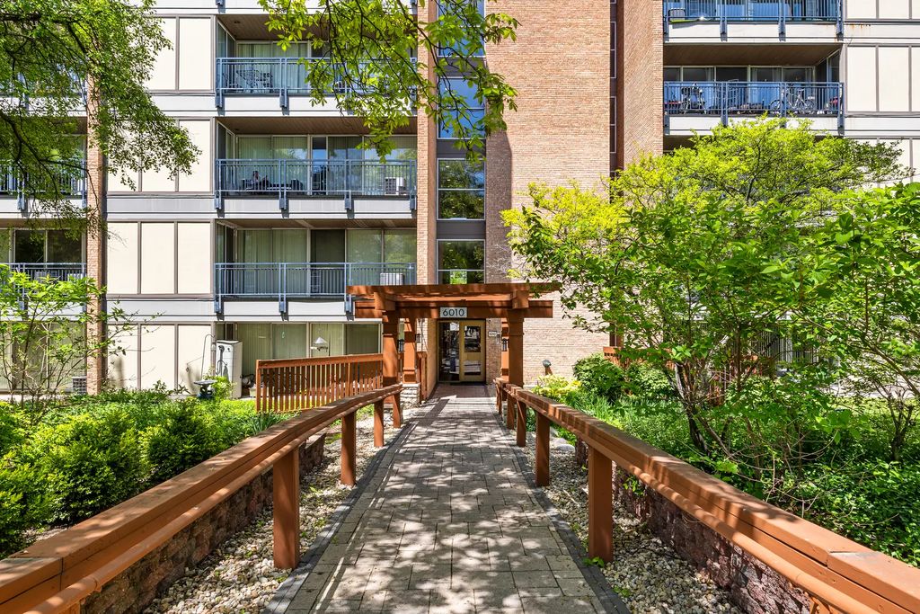 6010 Oakwood Drive 3h, Lisle