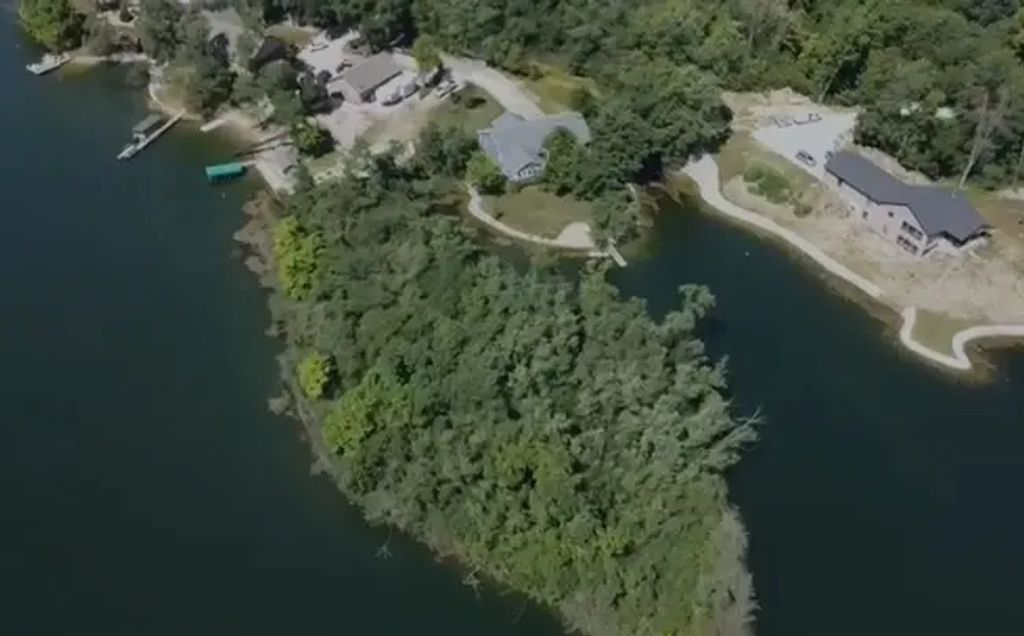 202 Maple Leaf Trail Point, Danville