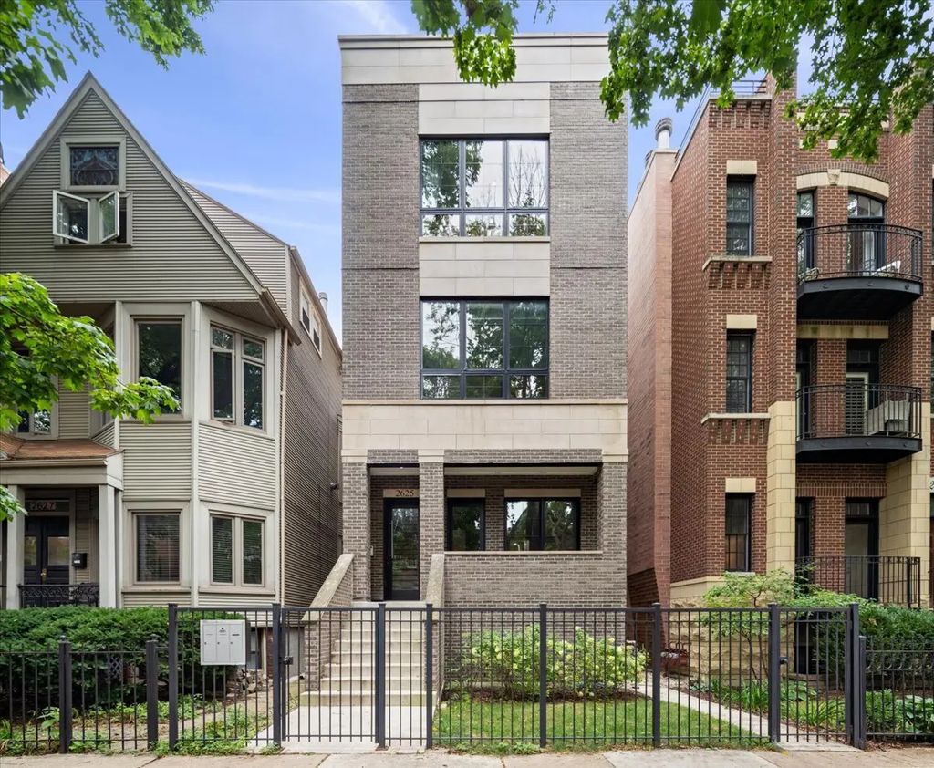 2625 N Wilton Avenue 3, Chicago