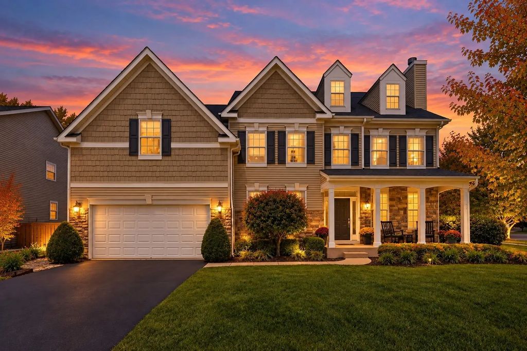 233 Willington Way, Oswego