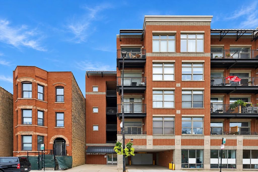 3260 N Clark Street 304, Chicago