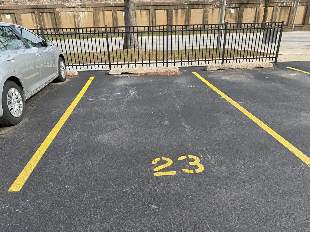 112 S East Avenue P23, Oak Park
