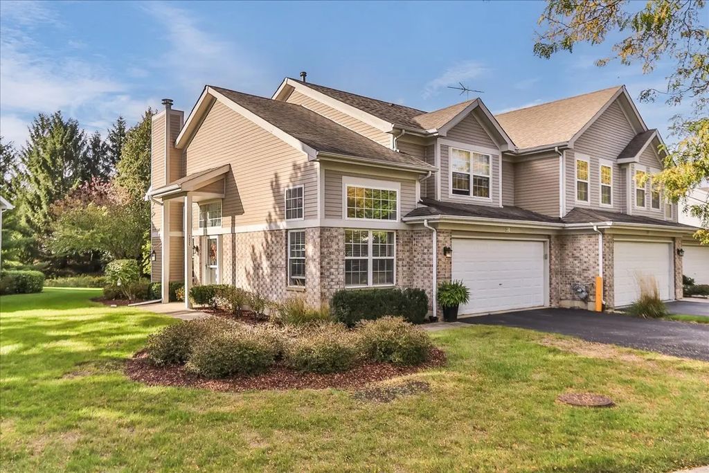 1521 Brittania Way, Roselle
