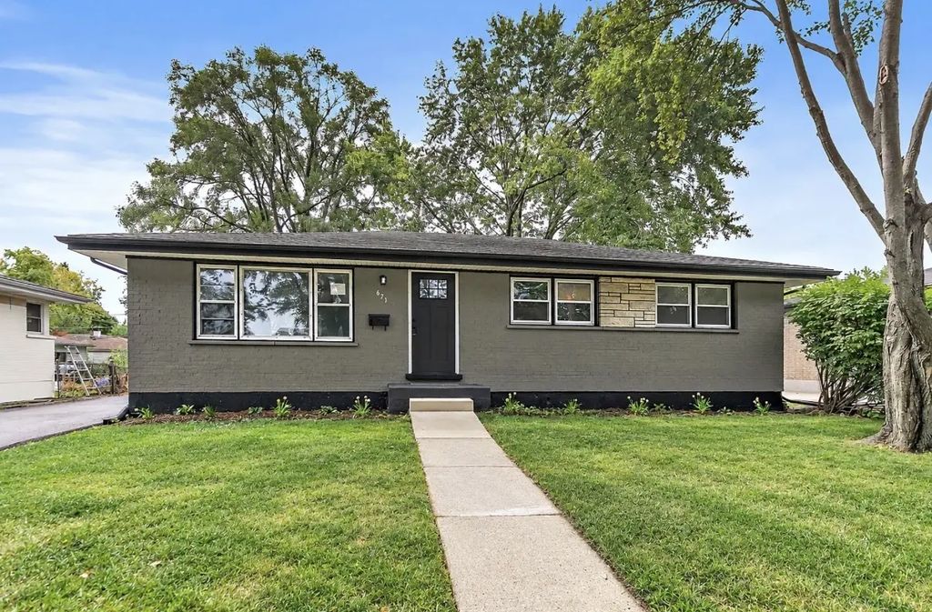 671 W Saint Aubin Drive, Addison