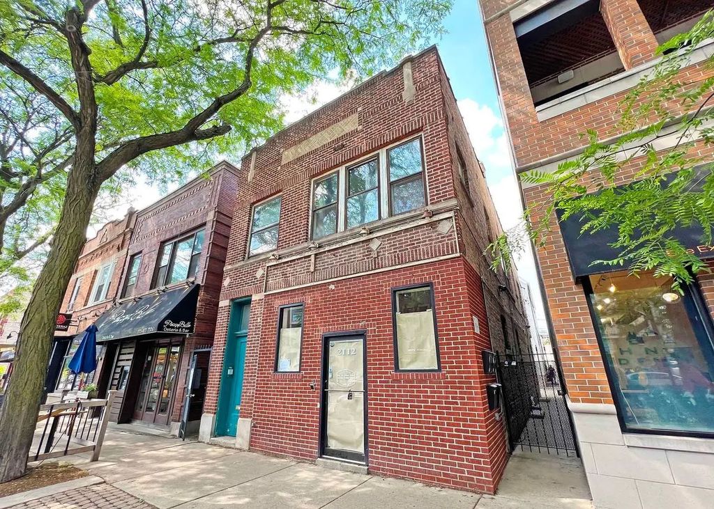 2112 W Roscoe Street 2r, Chicago