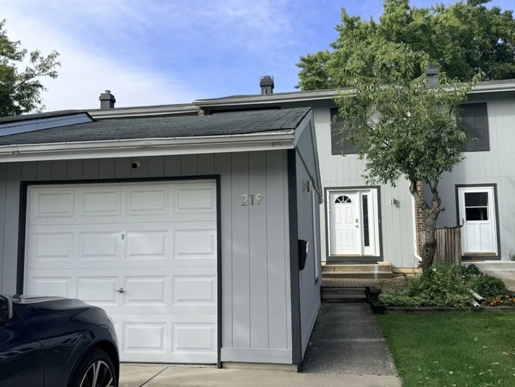 219 Pinewood Lane, Bloomingdale
