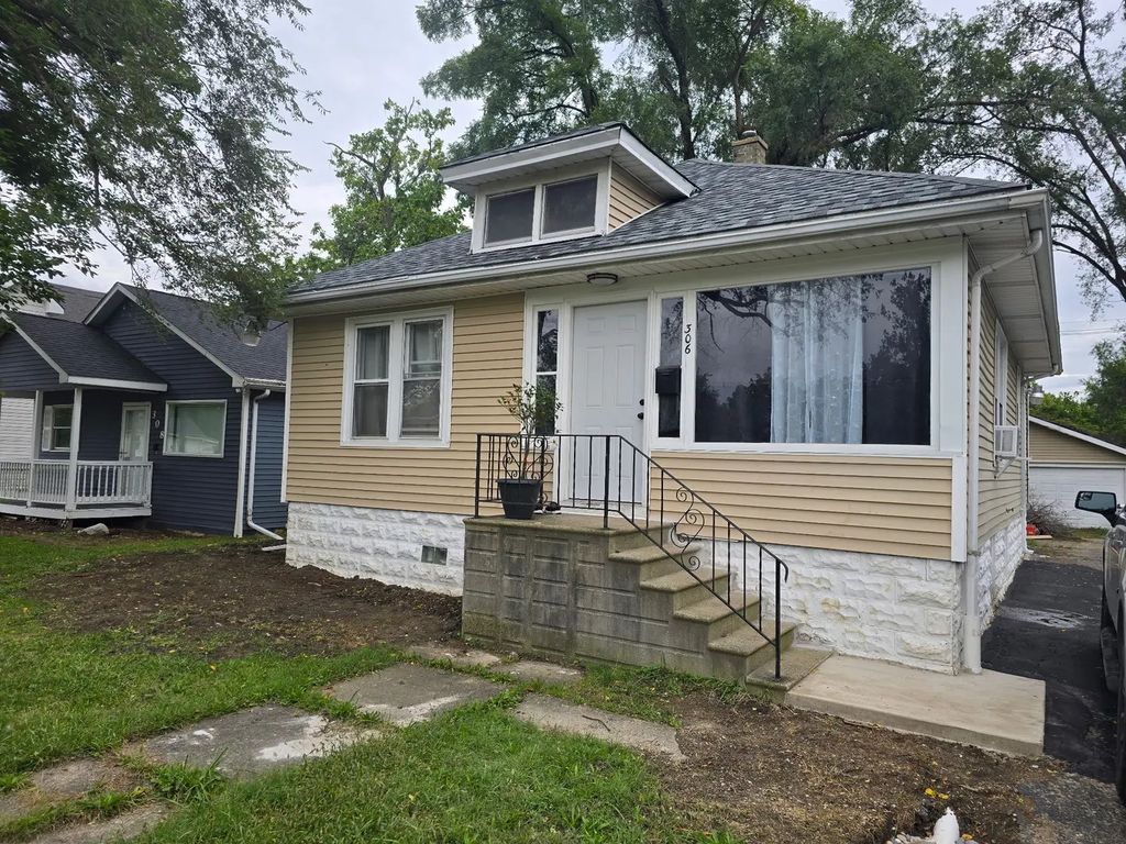 306 Barry Avenue, Lockport