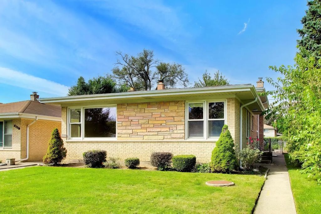 8022 Keeler Avenue, Skokie