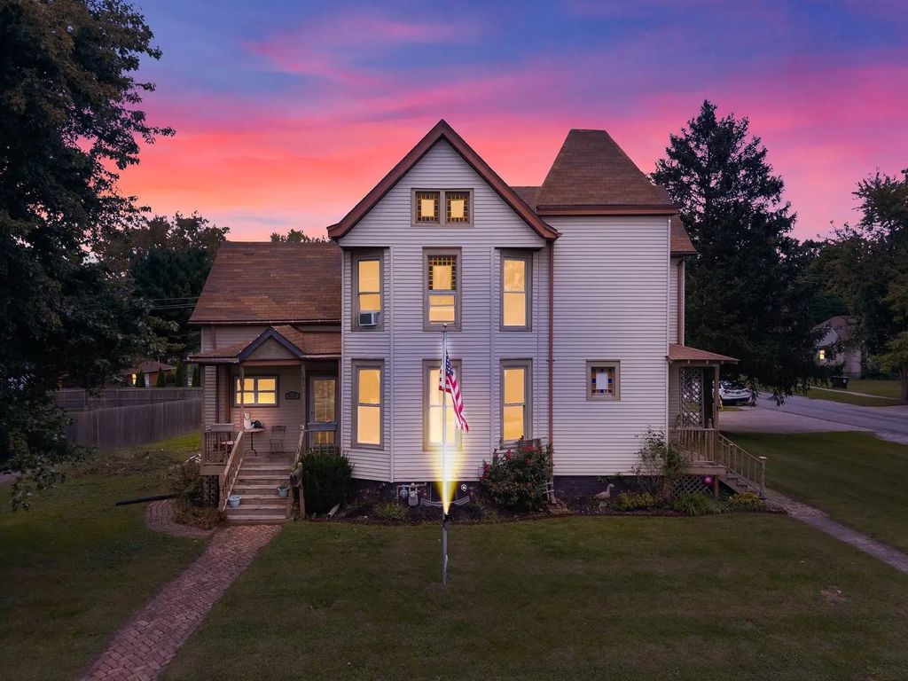 510 E Center Street, LeRoy