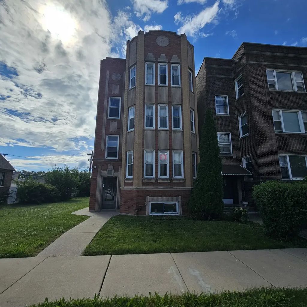 619 E 102nd Place, Chicago