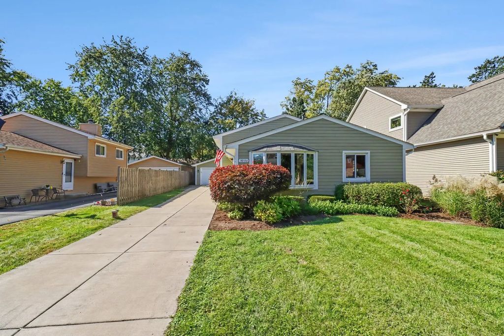 3s530 Melcher Avenue, Warrenville