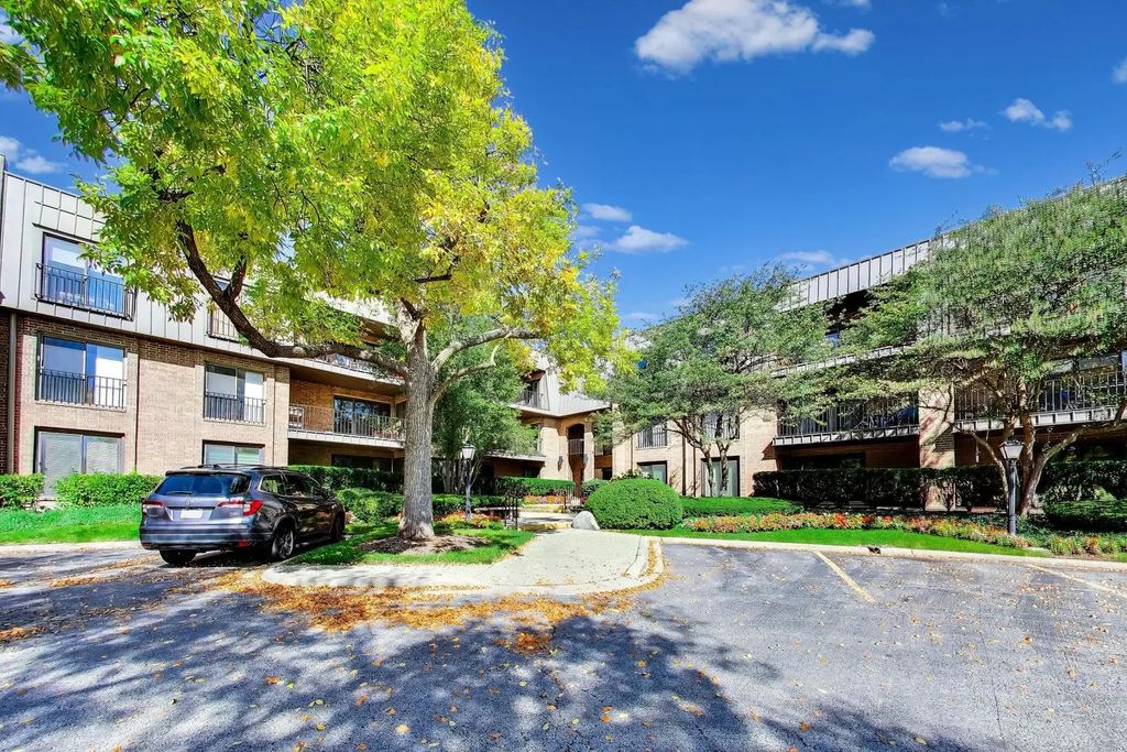 3 The Court Of Harborside Court 208, Northbrook