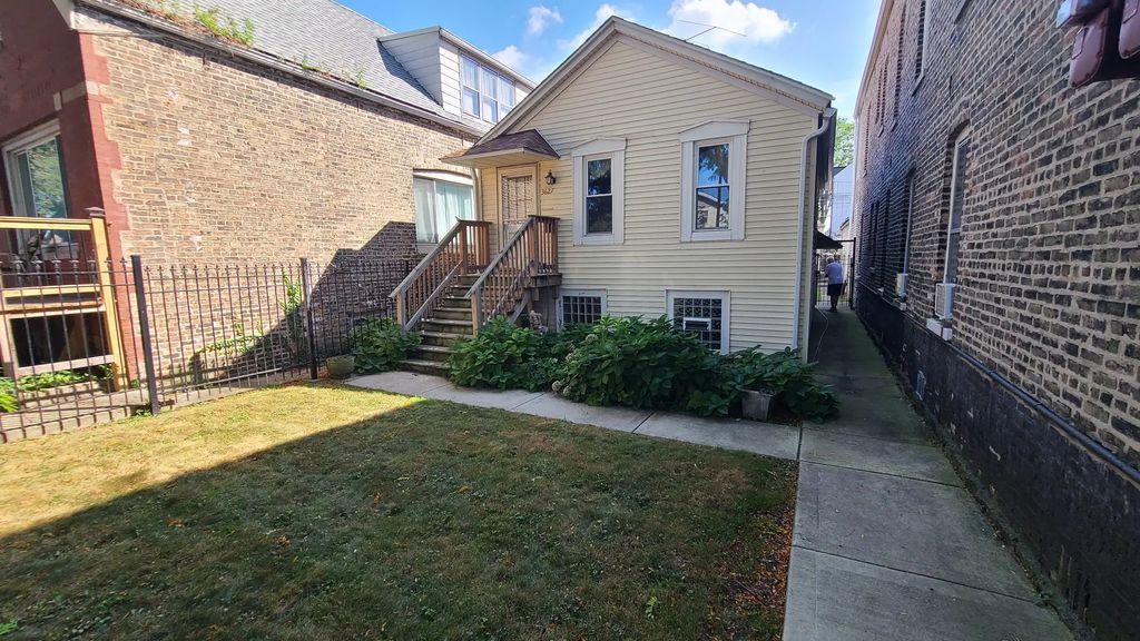 3627 S Damen Avenue, Chicago