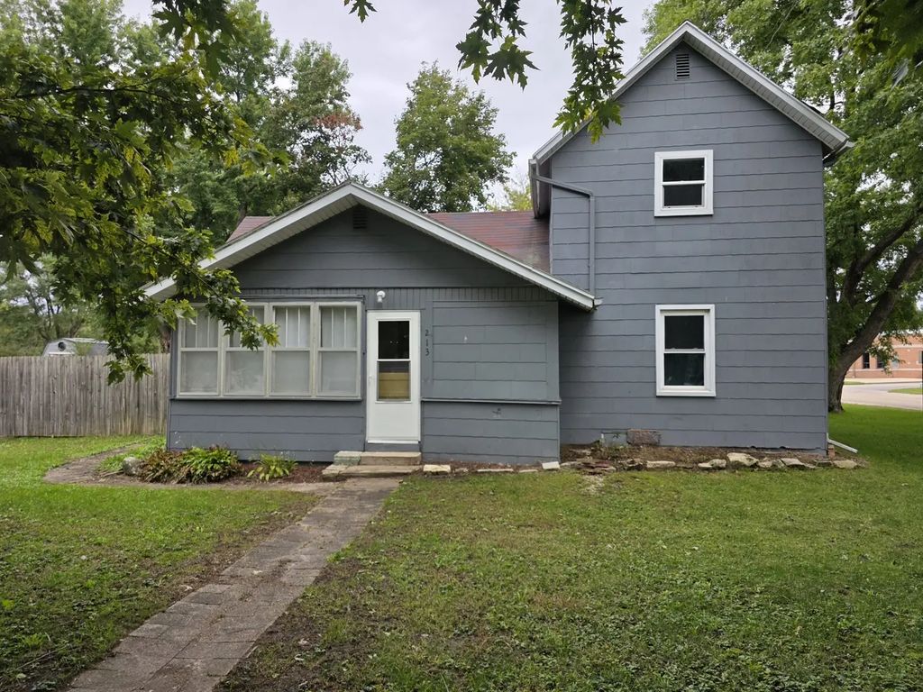 213 S Fremont Street, Tampico