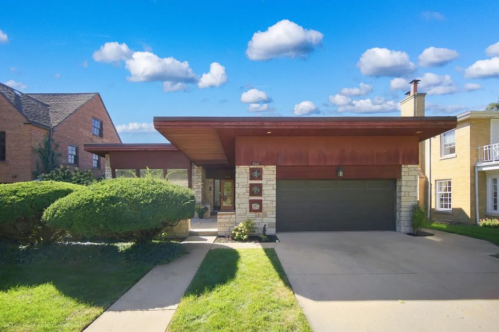 9336 S Bell Avenue, Chicago