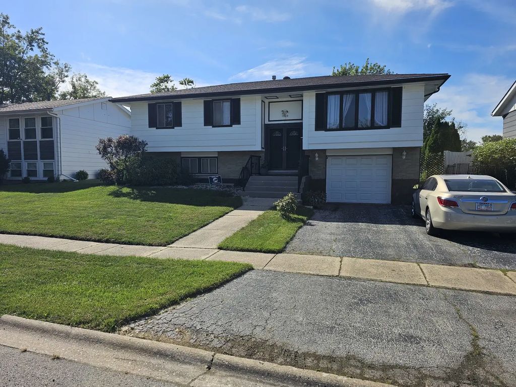 17010 Elm Drive, Hazel Crest