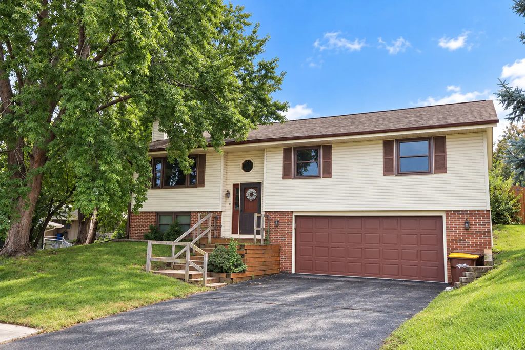 3819 Harwood Lane, Rockford