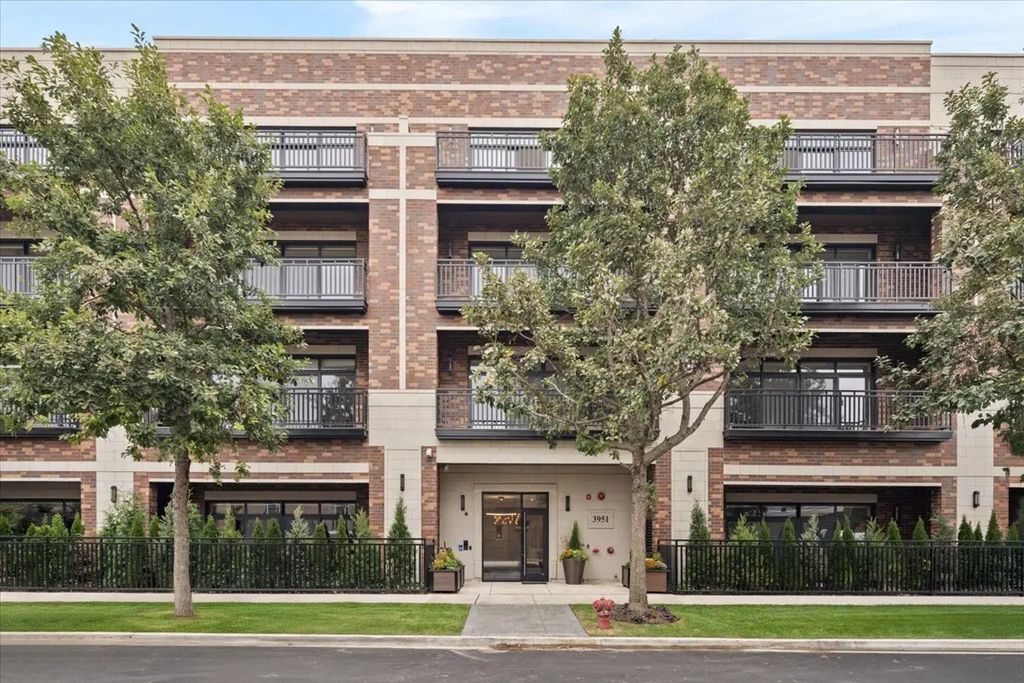 3951 N Wayne Avenue 208, Chicago