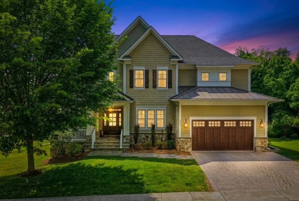 6537 35th Road N, Arlington