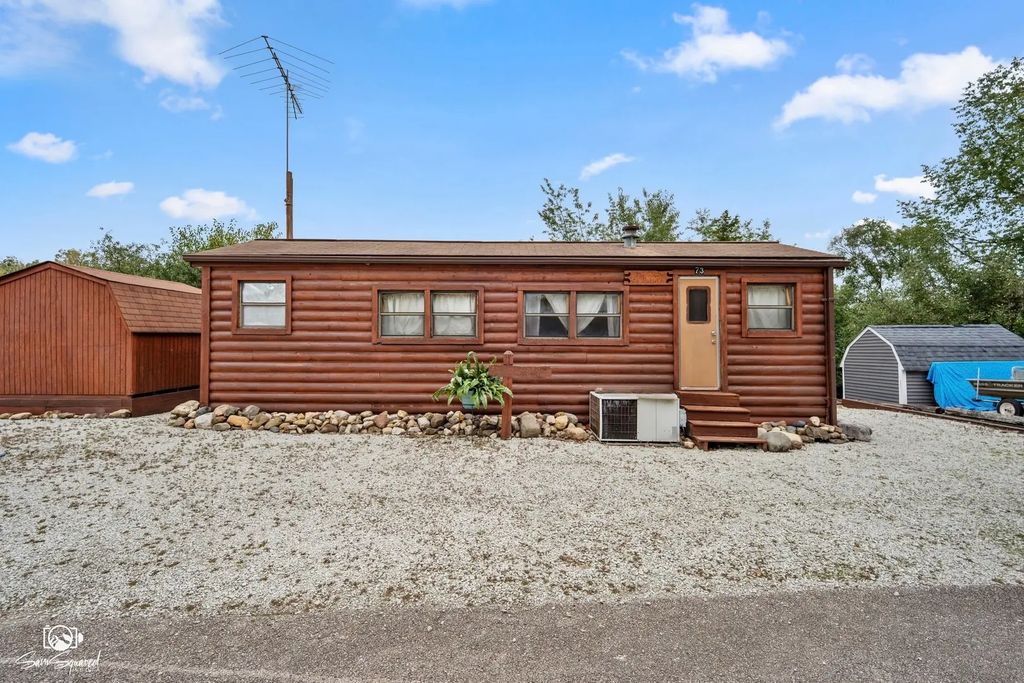 73 Lakeshore Drive, Wilmington