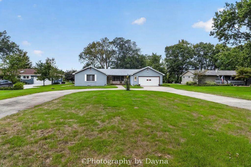 1930 Bittersweet Drive, St. Anne