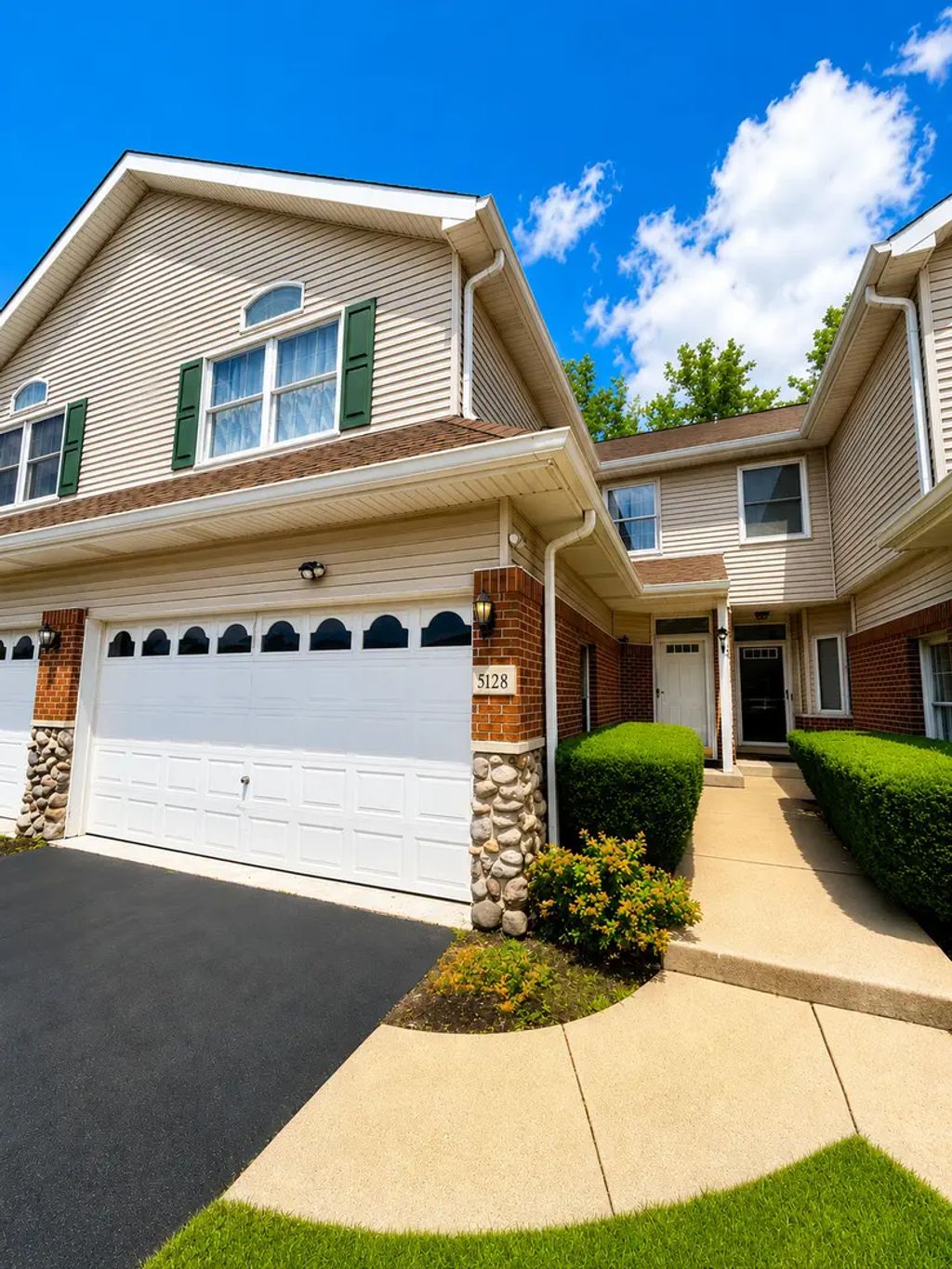 5128 Tomcin Trail, Oak Lawn