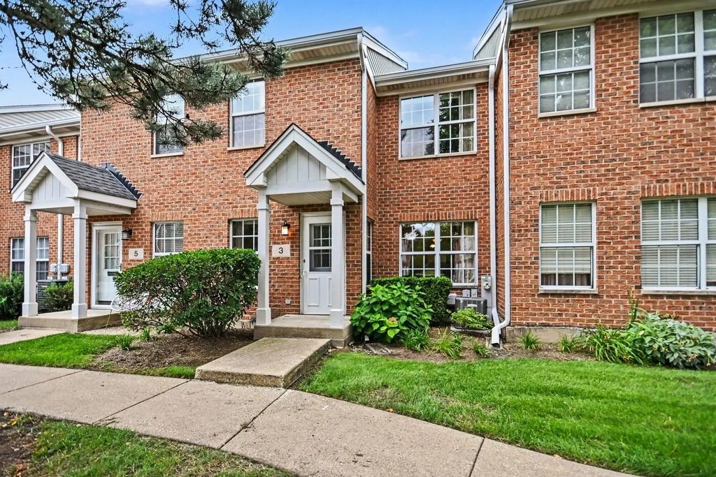 3 4 Seasons Court, Elmhurst