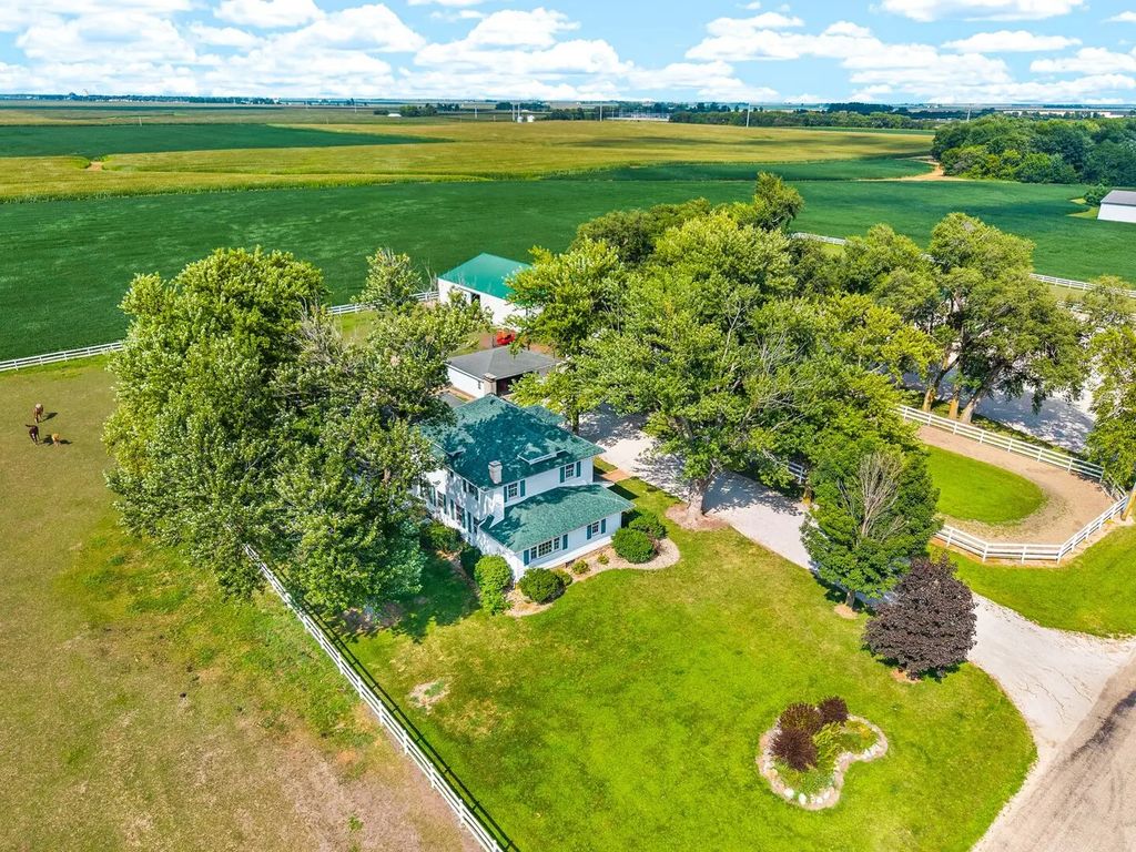 9101 Old Silo Road, Clinton