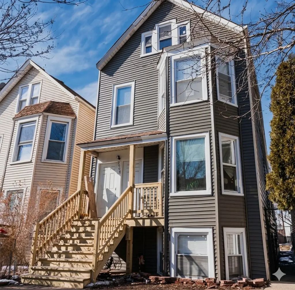 2968 N Ridgeway Avenue 1r, Chicago