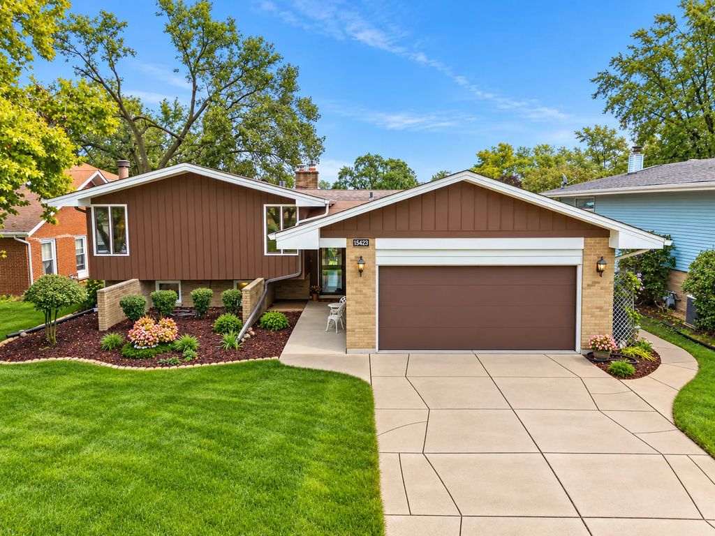 15423 Michaele Drive, Oak Forest