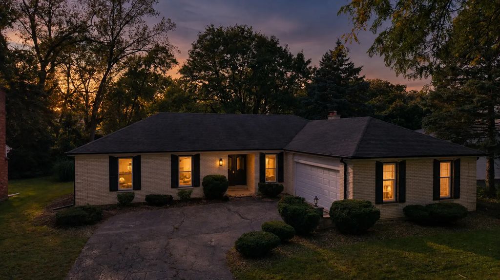 3524 Saratoga Avenue, Downers Grove