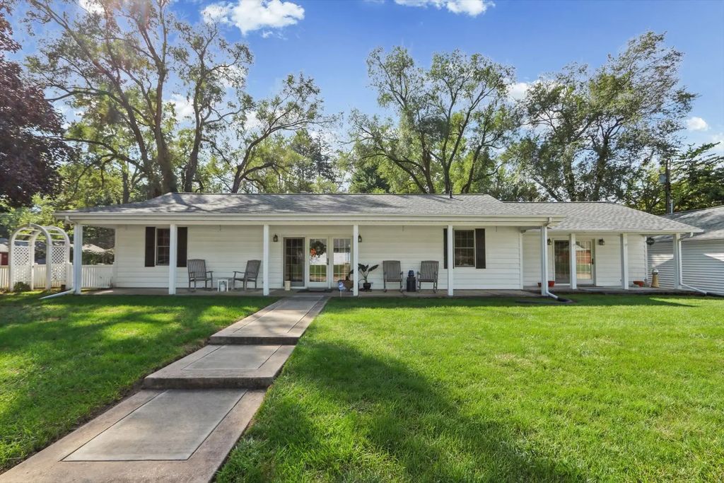 1701 Sangamon Drive, Champaign